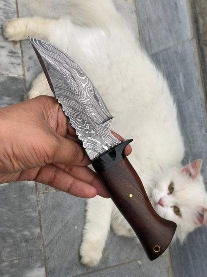 Custom handmade Damascus steel hunting knife